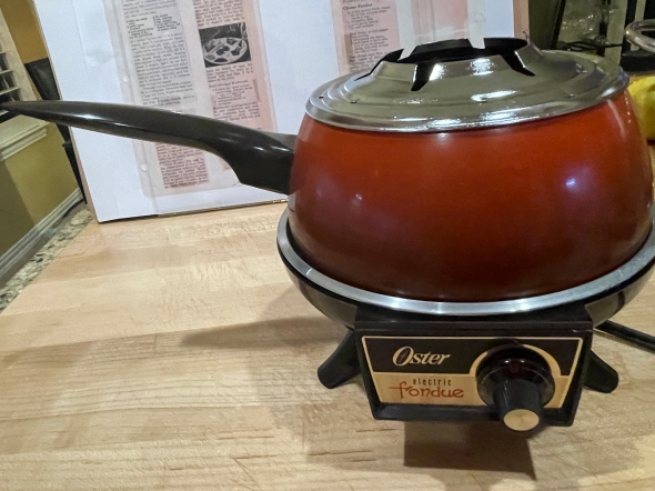 Vintage Oster Fondue Pot